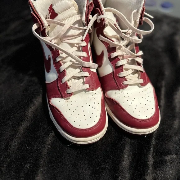 Nike High-Top Sneakers in Burgundy and White Nike Court Borough Grade School Girls main image 4